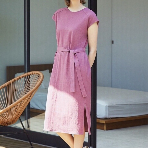 UNIQLO U Tube Short-Sleeve Dress in Purple Fuchsia Size Medium M - NWOT - Picture 2 of 2